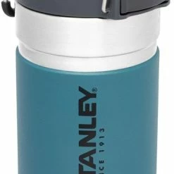 Stanley PMI Stanley The Quick Flip Water Bottle 0,47L - Thermosfles - Lagoon 33 Stanley PMI Stanley The Quick Flip Water Bottle 0,47L - Thermosfles - Lagoon -WMF Shop 377x840 1