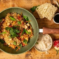 Just Vegan, Ceravegan Keramische ECO Koekenpan – 24cm, 100% Vegan, Plantaardige Anti-aanbaklaag, Ook Geschikt Voor Inductie 19 Just Vegan, Ceravegan Keramische ECO Koekenpan – 24cm, 100% Vegan, Plantaardige Anti-aanbaklaag, Ook Geschikt Voor Inductie -WMF Shop 550x343 4