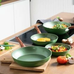Just Vegan, Ceravegan Keramische ECO Koekenpan – 24cm, 100% Vegan, Plantaardige Anti-aanbaklaag, Ook Geschikt Voor Inductie 17 Just Vegan, Ceravegan Keramische ECO Koekenpan – 24cm, 100% Vegan, Plantaardige Anti-aanbaklaag, Ook Geschikt Voor Inductie -WMF Shop 550x366 111