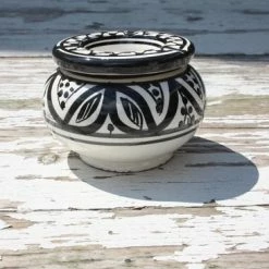 Cadeaubazaar.nl Asbak Zwart / Wit H 10 Cm Ø 15 Cm 14 Cadeaubazaar.nl Asbak Zwart / Wit H 10 Cm Ø 15 Cm -WMF Shop 550x366 48