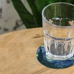 KitchenYeah Onderzetters Voor Glazen - Rond - Sterrennacht - Schilderij - Oude Meesters - Vincent Van Gogh - 10x10 Cm - Glasonderzetters - 6 Stuks -WMF Shop 550x366 64