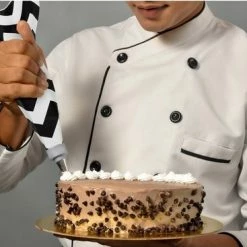 Ariko Slagroom Garneer Spuitzak Met 24 RVS Spuitmondjes – Herbruikbaar – Siliconen Spuit Zak Voor Decoratie Van Patisserie – Taartdecoratie – Rozetjes Opspuiten -WMF Shop 550x367 4