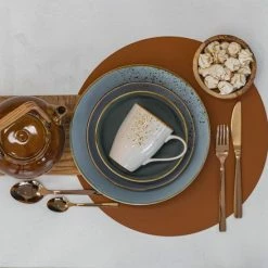 Jay Hill Placemats Leer - Cognac / Zwart - Dubbelzijdig - ø 38 Cm - 6 Stuks 10 Jay Hill Placemats Leer - Cognac / Zwart - Dubbelzijdig - ø 38 Cm - 6 Stuks -WMF Shop 550x439 5