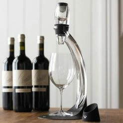 MikaMax Magic Wijn Decanteerder Deluxe - Incl. Standaard En Zeef - Vaatwasserbestendig - Decanter - Wijn Beluchter - Wijn Cadeau - Wijn Accessoires 13 MikaMax Magic Wijn Decanteerder Deluxe - Incl. Standaard En Zeef - Vaatwasserbestendig - Decanter - Wijn Beluchter - Wijn Cadeau - Wijn Accessoires -WMF Shop 550x550 148