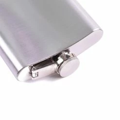 LOUZIR Premium RVS Heupfles Met Schroefdop - 200 Ml - 12x9cm 12 LOUZIR Premium RVS Heupfles Met Schroefdop - 200 Ml - 12x9cm -WMF Shop 550x550 195