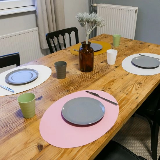 In Round Placemats Pakket – 4 Stuks – Lederlook Kunststof – Ovaal 5 In Round Placemats Pakket – 4 Stuks – Lederlook Kunststof – Ovaal - Afbeelding 3