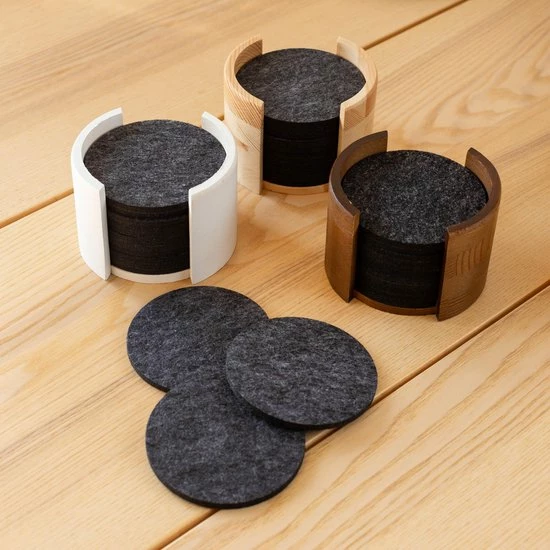 Spieringstore® Vilten Onderzetters - 12 Stuks - Bruine Houten Houder - Duurzame Kwaliteit - Hittebestendig - Absorberend 4 Spieringstore® Vilten Onderzetters - 12 Stuks - Bruine Houten Houder - Duurzame Kwaliteit - Hittebestendig - Absorberend - Afbeelding 2