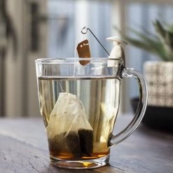 Kikkerland Theetip - Theezakje Houder - Fishermen Design -WMF Shop 550x550 463