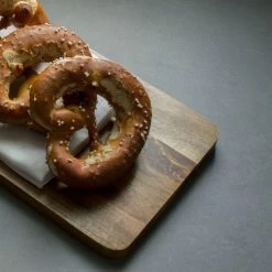 Orange85 Borrelplank - 2 Stuks -Hout - 36x18,5x32 Cm - Rechthoekig - Bruin - Serveerplank - Keukengerei -WMF Shop 550x550 523