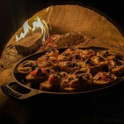 Valhal Outdoor Skillet / Plancha / Koekenpan - Gietijzer - Diameter 35cm, Twee Handvatten, VH35F -WMF Shop 550x550 610