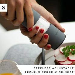 LARS NYSØM Zout- En Pepermolen Set 'Lagom' Nude -WMF Shop 550x550 621