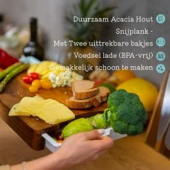 Kristies Kitchen Snijplank Met 2 Opvangbakken Kristie’s Kitchen - Borrelplank - Tapasplank - Antislip - Acacia 19 Kristies Kitchen Snijplank Met 2 Opvangbakken Kristie’s Kitchen - Borrelplank - Tapasplank - Antislip - Acacia -WMF Shop 550x550 659