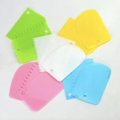 Merkloos Deegschraper | Deegkrabber | Deegsteker | Fondant Schraper Voor Taart / Icing / Cake | Keukentool Deeg Snijder | Spatel Voor Taart | Smoother | Soepel Maker | Cake Beslag Schraper | Rand Decoratie - Kunststof Roze 11 Merkloos Deegschraper | Deegkrabber | Deegsteker | Fondant Schraper Voor Taart / Icing / Cake | Keukentool Deeg Snijder | Spatel Voor Taart | Smoother | Soepel Maker | Cake Beslag Schraper | Rand Decoratie - Kunststof Roze -WMF Shop 550x553 1
