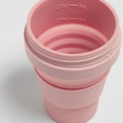 STOJO - Opvouwbare Beker - To Go - Roze - 237ml (8oz) - Herbruikbaar 11 STOJO - Opvouwbare Beker - To Go - Roze - 237ml (8oz) - Herbruikbaar -WMF Shop 550x641 2