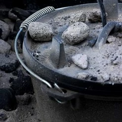 Dutch Oven 9Qt - 7,6 Liter - The Windmill - 3-delig - Gietijzer Braadpan - Zwart -WMF Shop 550x825 18